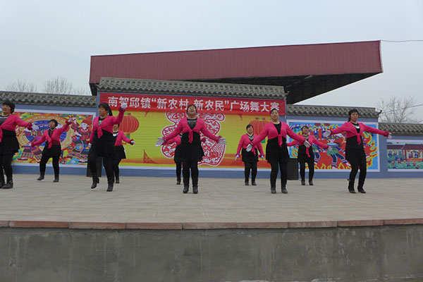 二0一九年一月二十三号组织了南智邱镇广场舞表演大赛活动，参赛队伍二十二支，深受百姓欢迎。