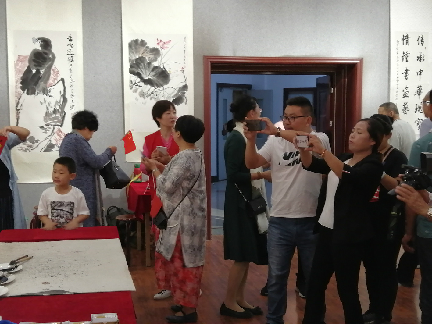 “与爱同行”公益活动志愿者书法绘画画展