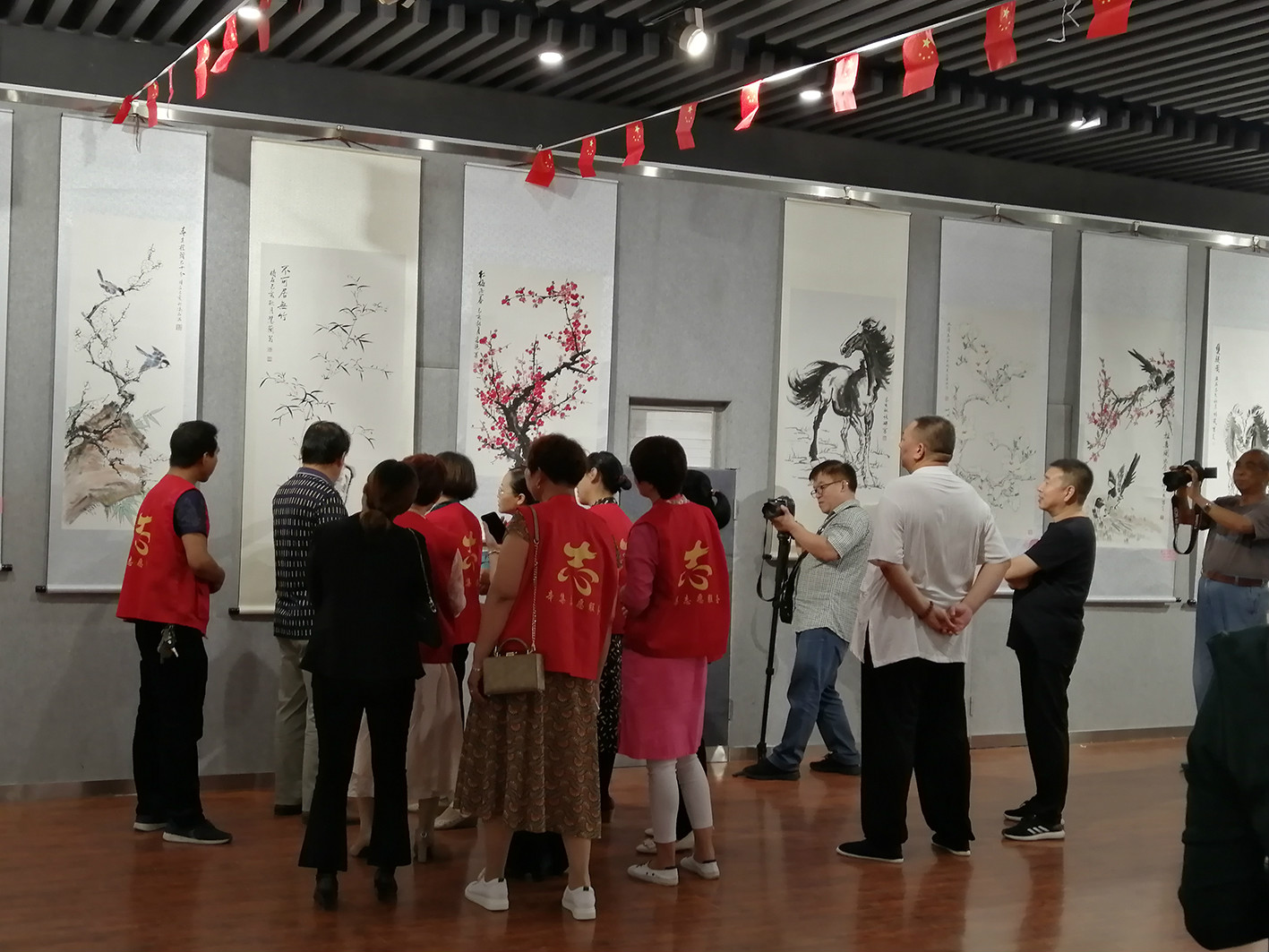 “与爱同行”公益活动志愿者书法绘画画展