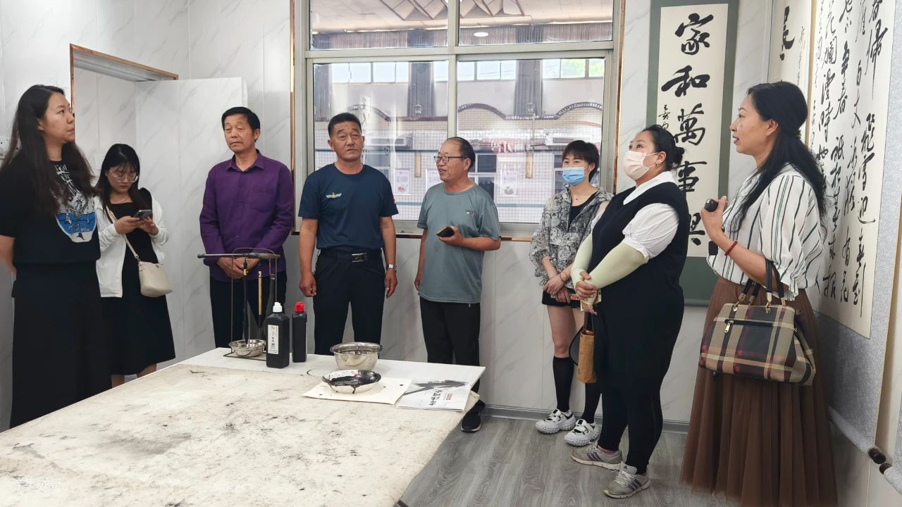 2023年6月12日河北省群众艺术馆(河北省非物质文化遗产保护中心)有关领导，来到辛集群众文艺辅导示范基地”调研。