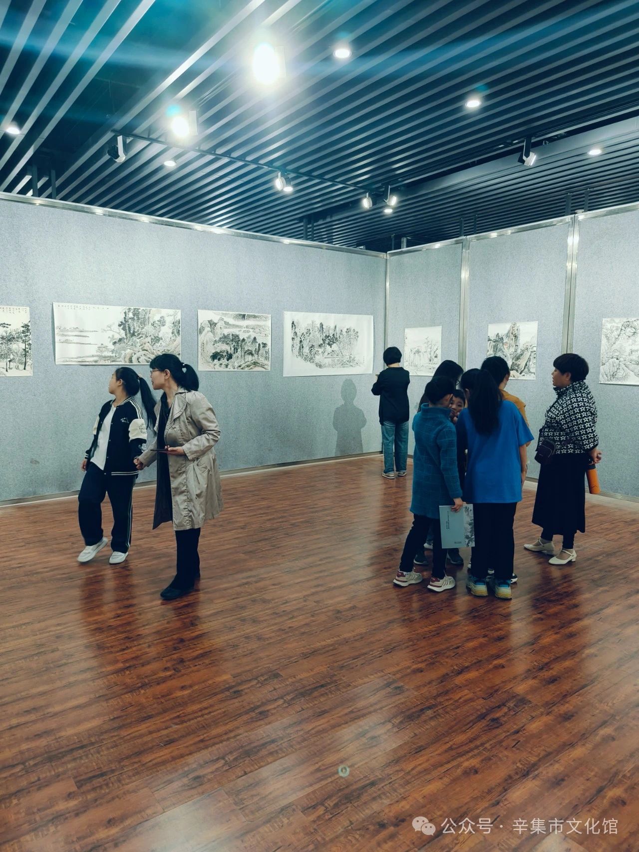 未来之期～齐志强学生绘画作品展于5月1日--6日在辛集市文化馆三楼展览厅成功举办