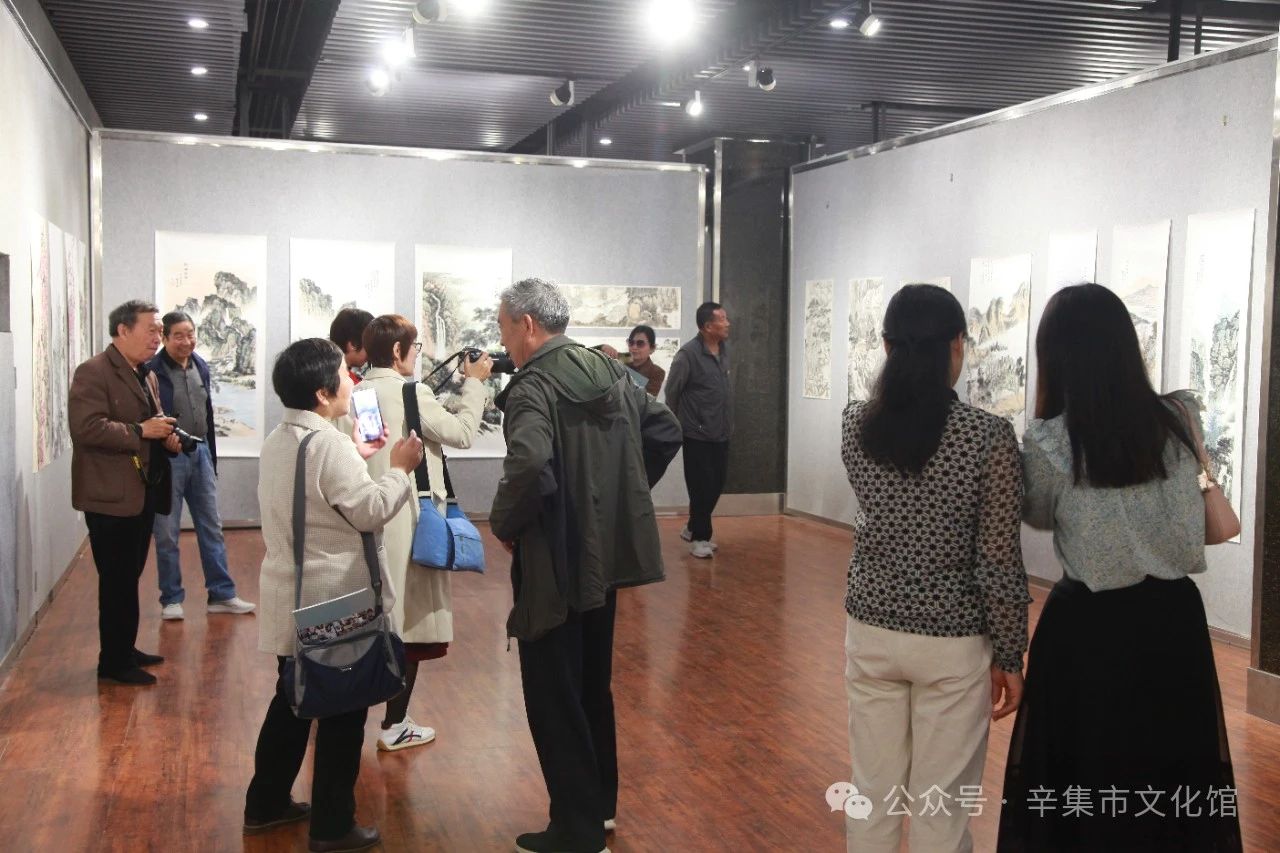 未来之期～齐志强学生绘画作品展于5月1日--6日在辛集市文化馆三楼展览厅成功举办