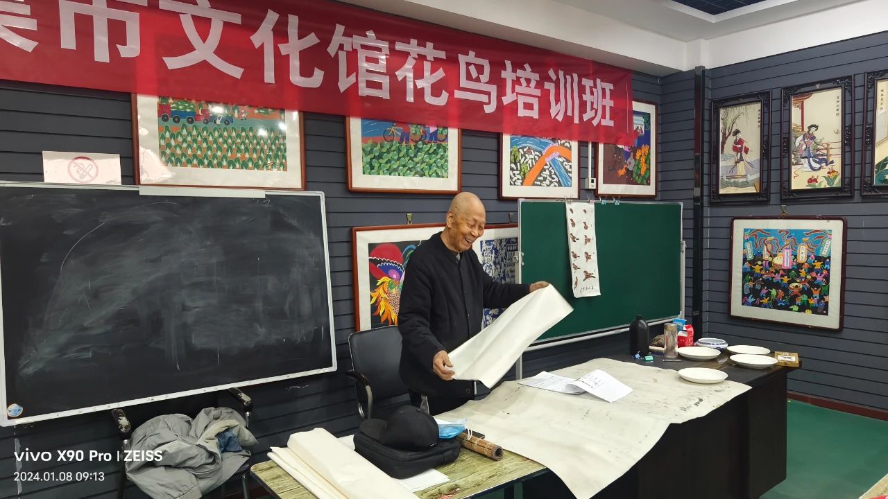 深入开展全民艺术普及，提升我市群众文艺素养，辛集市文化馆花鸟培训班于1月8正式开课