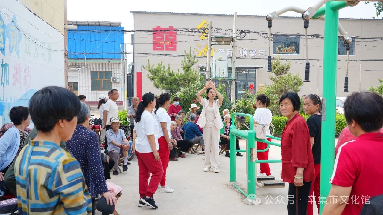 【文化馆：人民的终身美育学校】文化馆服务宣传周系列活动——2024辛集市文化馆全民艺术普及舞蹈培训走进张古庄村