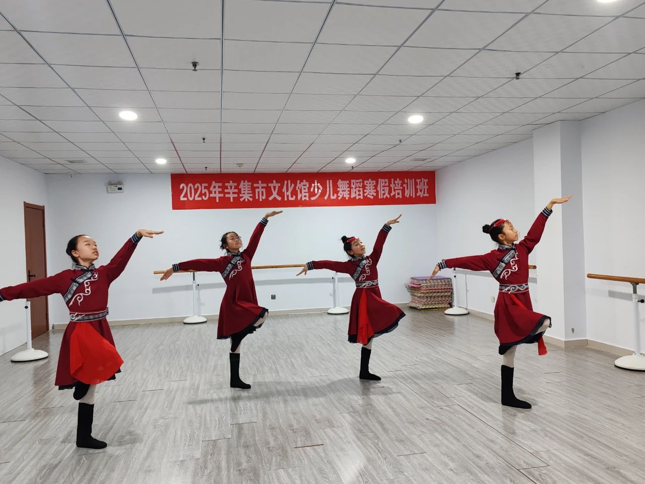 2025年辛集市文化馆少儿舞蹈寒假培训班开课啦！