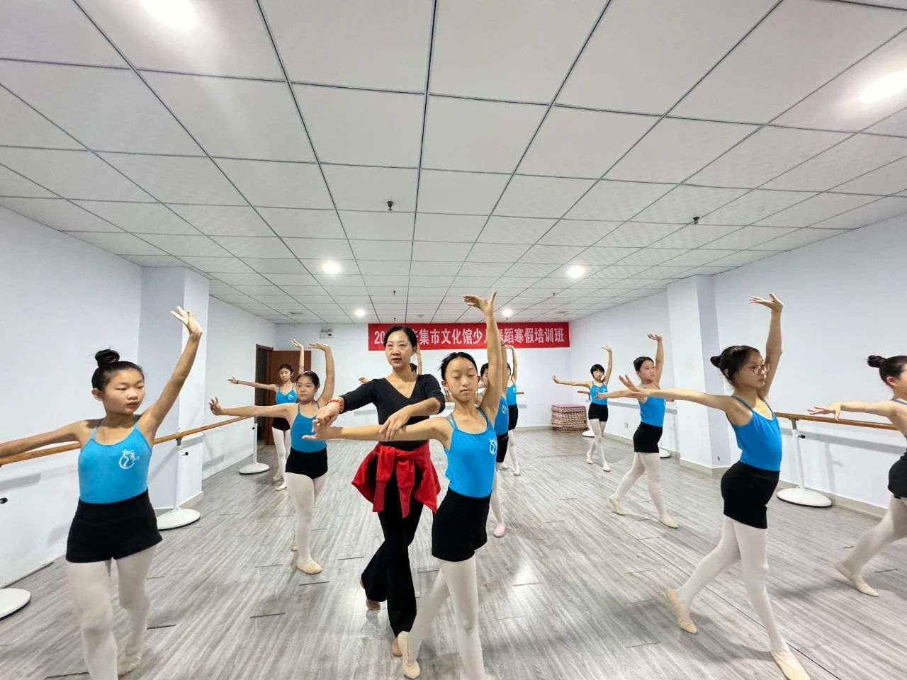 2025年辛集市文化馆少儿舞蹈寒假培训班开课啦！