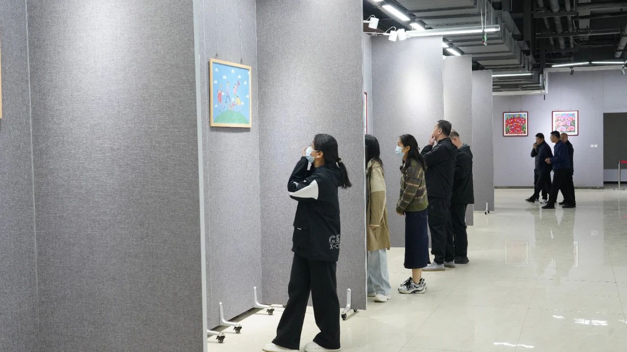 “全民国家安全教育 走深走实十周年”主题书画展在辛集市新时代文明实践中心正式展出