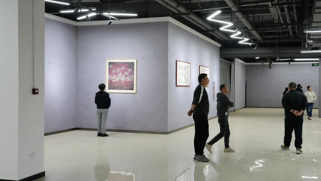 “全民国家安全教育 走深走实十周年”主题书画展在辛集市新时代文明实践中心正式展出