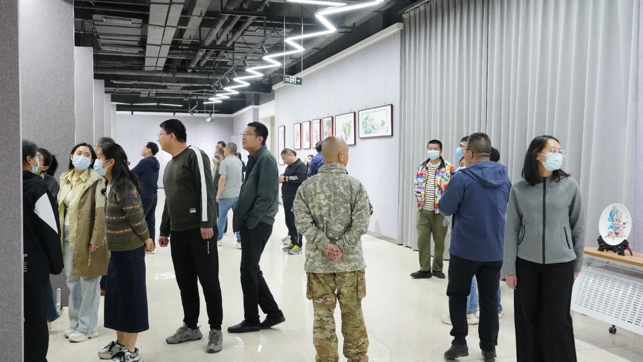 “全民国家安全教育 走深走实十周年”主题书画展在辛集市新时代文明实践中心正式展出